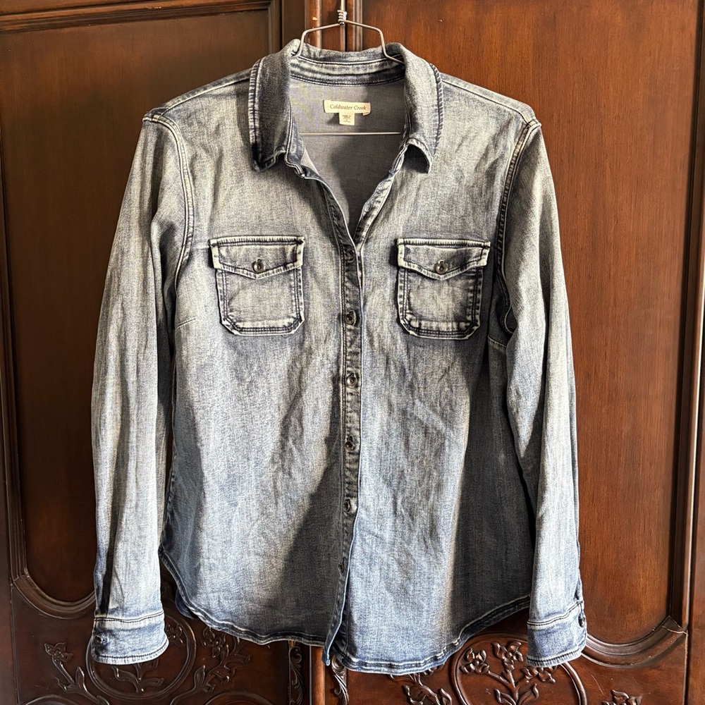 Coldwater Creek Faded Chambray Button Down Large